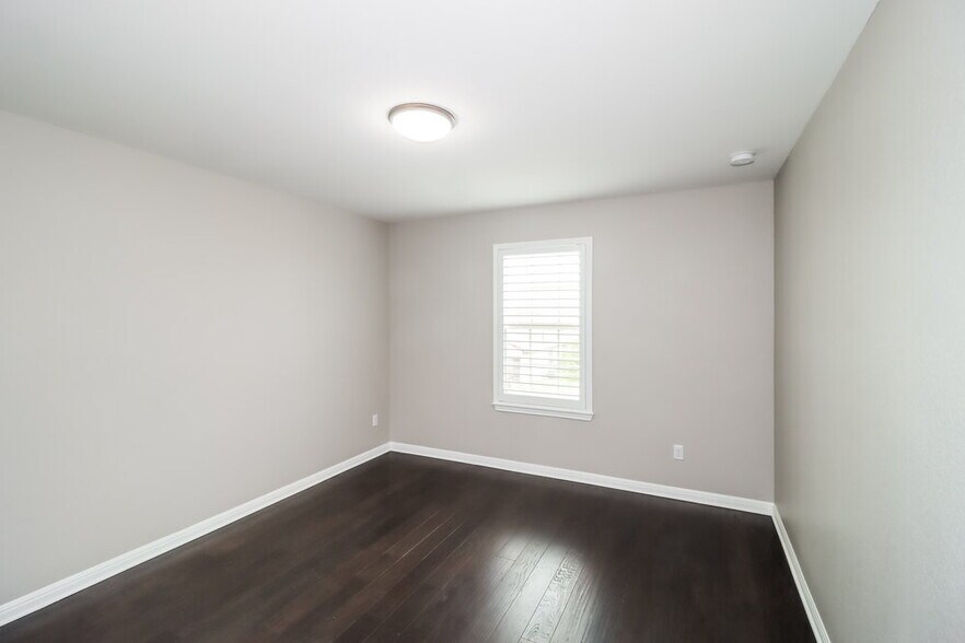 Building Photo - 8113 Pescara Cove