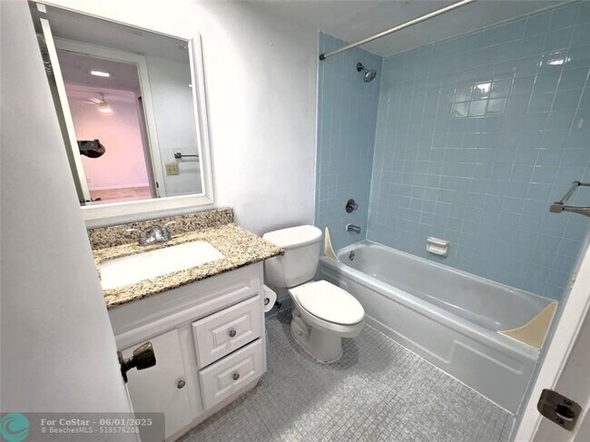 Building Photo - 2320 S Cypress Bend Dr