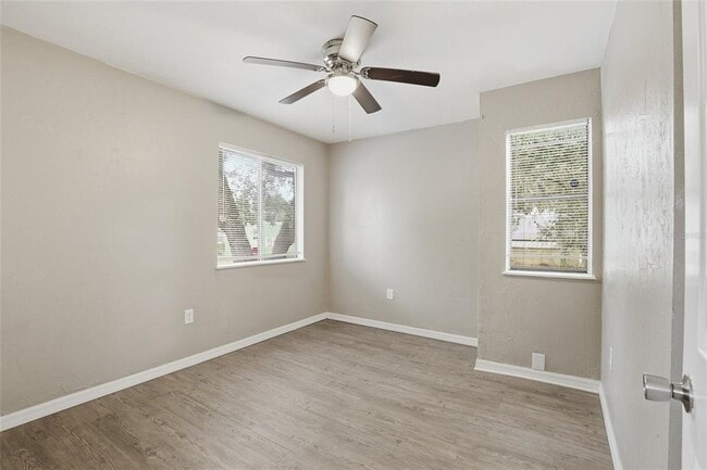 Building Photo - 207 SW 6th Ave