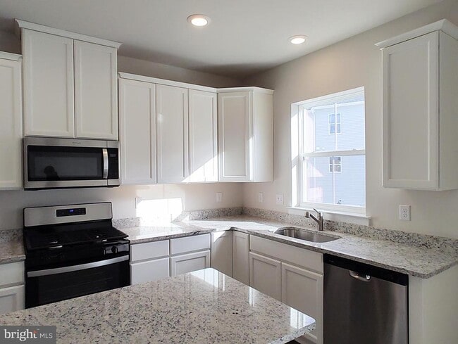 Building Photo - 3 Wafer Aly