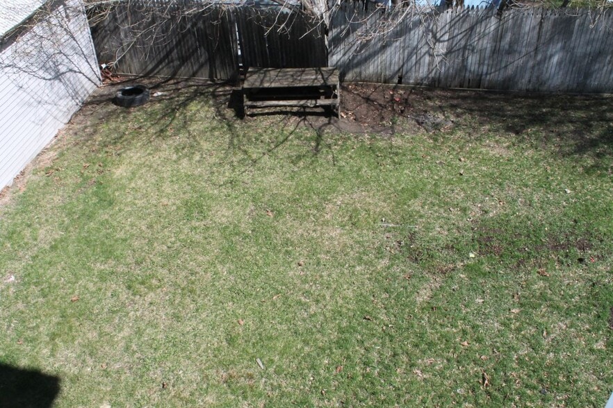 Building Photo - 20 Bellevue St