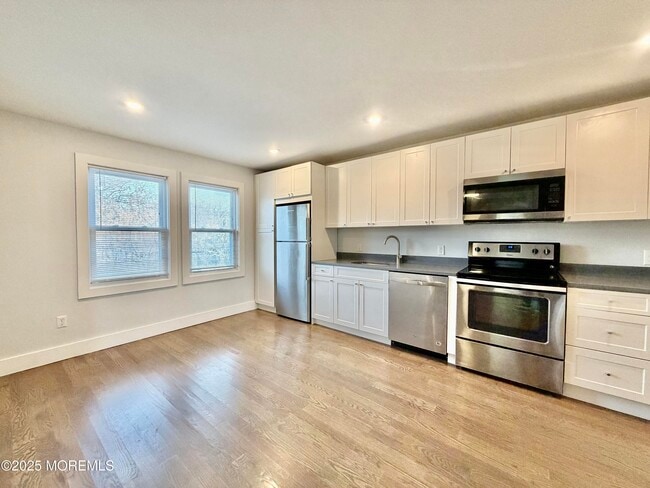 Primary Photo - 512 Sixth Ave