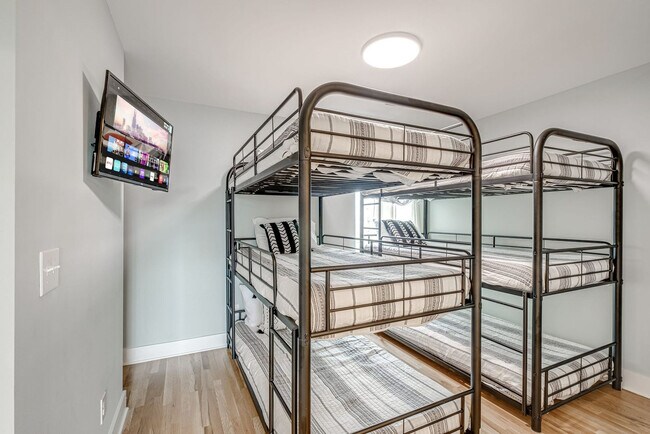 Building Photo - 2807 Delaware Ave