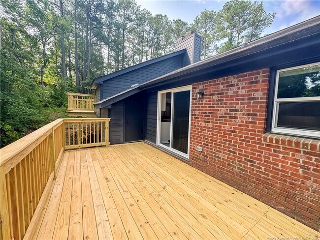 Building Photo - 533 Coronation Dr