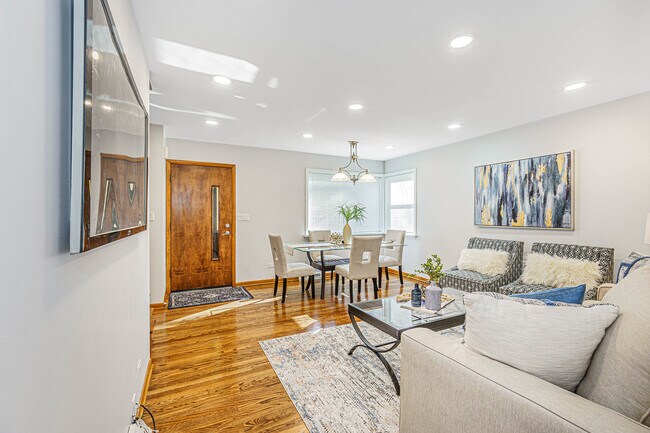 Dinning & Living Room - 130 E Northwest Hwy