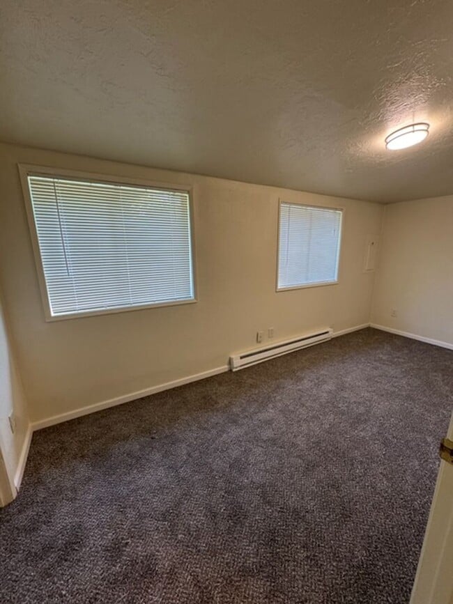 Building Photo - STATUS: PENDING APPLICATION-| R80E| $1495.00