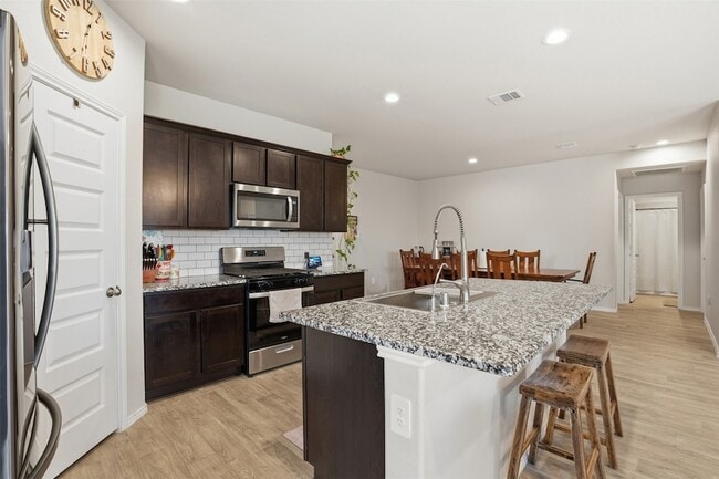 Building Photo - 11016 33rd Ave N