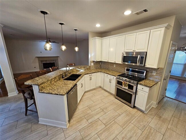 Building Photo - 11640 Vista Forest Dr