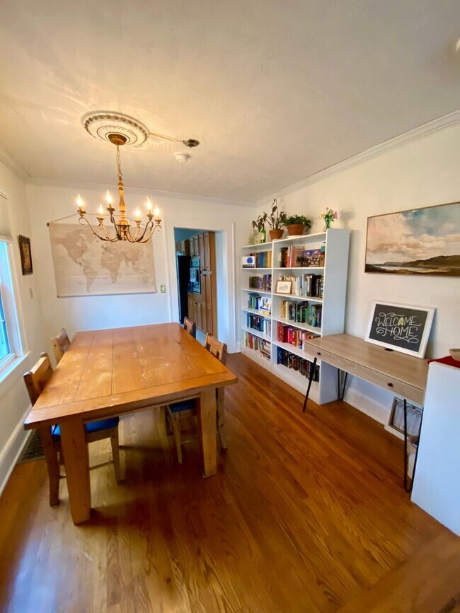 Building Photo - Spacious 3BR Home Minutes from Downtown Johnson City | W/D Included | Garden Beds