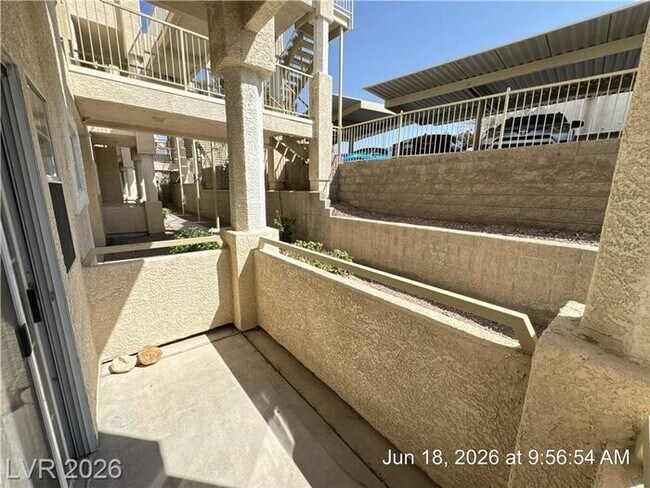 Building Photo - Green Valley Condo w/Community Pool!!