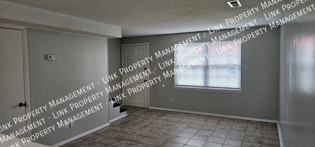 Building Photo - 1636 Keeble St