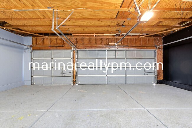 Building Photo - Home Sweet home-Beautiful remolded 3 bedroom 2 bathroom