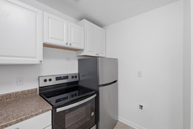 Building Photo - Classic 1/1 in Alamo Heights