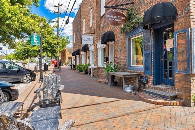 Building Photo - 410 Milton Ave