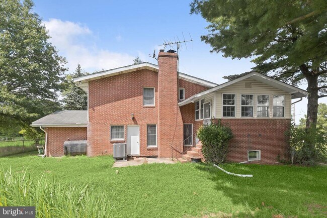 Building Photo - 4816 Bucks School House Rd