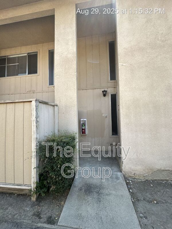 Building Photo - 2426 S Sallee St