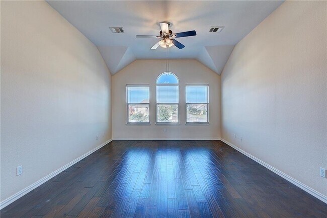 Building Photo - 2601 Mirasol Loop