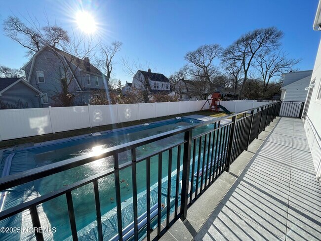 Building Photo - 7 Berger Ave