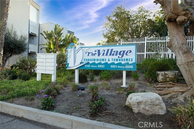 Building Photo - 650 The Village