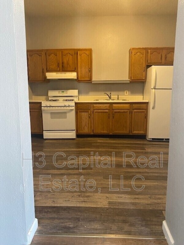 Building Photo - 117 S Main St