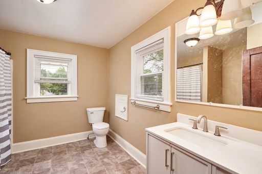 Building Photo - East Akron 3 Bed Home Available (Open to S...