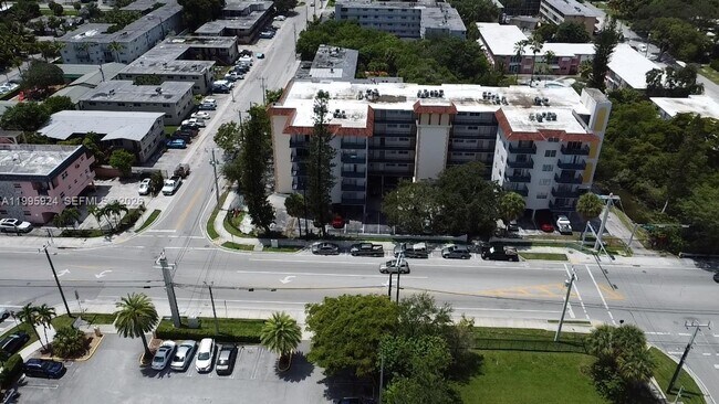 Building Photo - 12590 NE 16th Ave