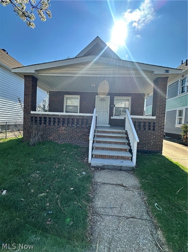 Building Photo - 816 London Rd