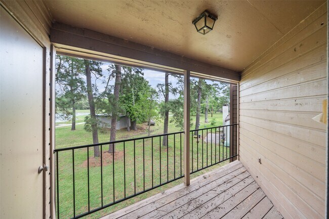 Building Photo - 20271 Sunny Shores Dr
