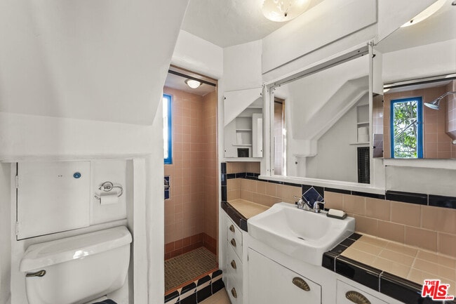 Building Photo - 1403 Avon Park Terrace