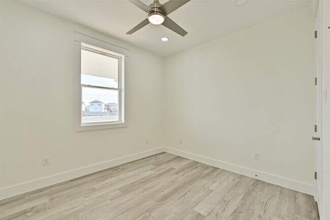 Building Photo - 25231 Sausalito Dr