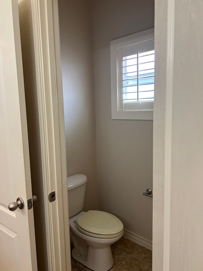 Building Photo - 3130 Dos Reales Loop