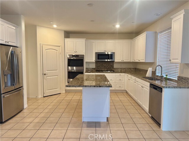 Building Photo - 12037 Meander Way