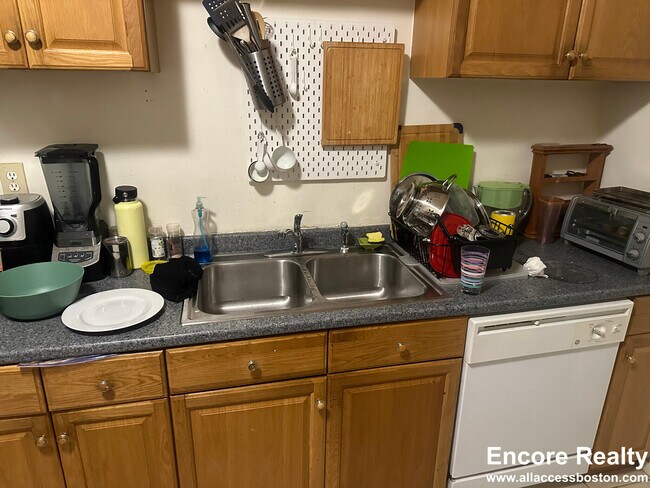 Building Photo - 80 Prentiss St