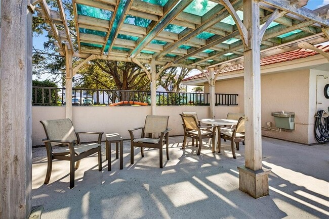 Building Photo - 1805 Mariner Dr