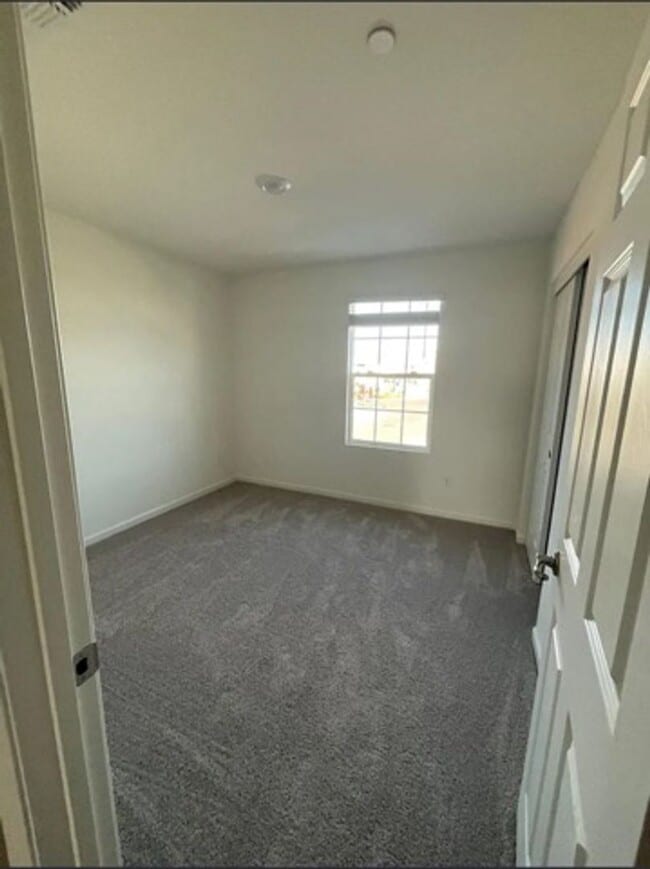 Building Photo - STUNNING 4-BEDROOM HOME IN FOLSOM RANCH W/...