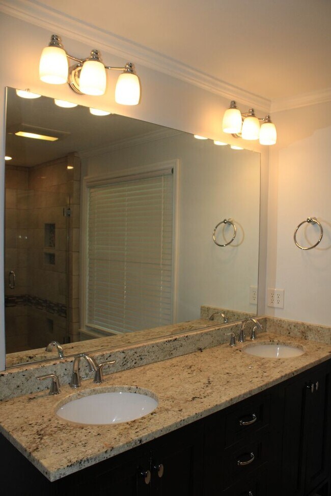 Building Photo - 3 Bedroom 2 bath W/ Bonus In Hammond Hills