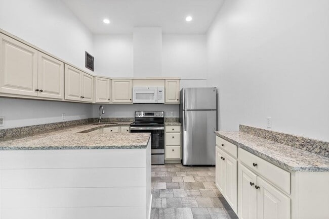 Building Photo - 62 Pound Ridge Rd