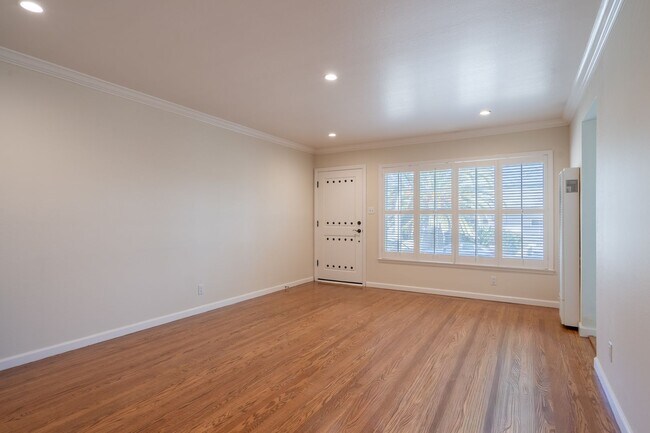Building Photo - 3834 Colegrove St