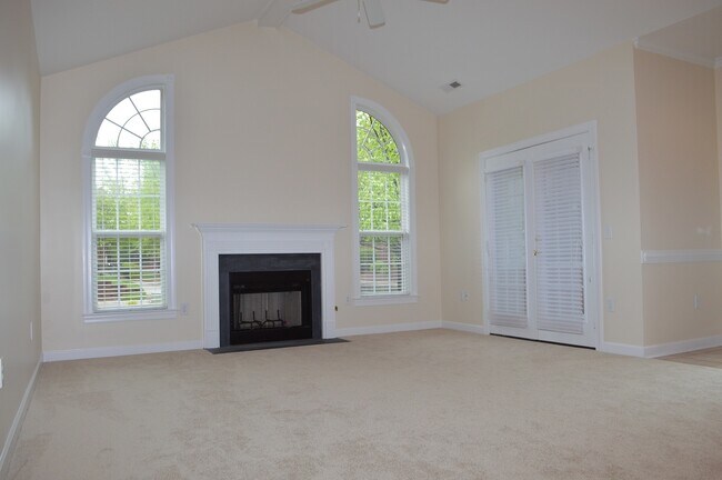 Building Photo - 210 Baines Ct