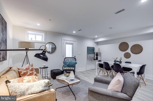 Building Photo - 22 Bryant St NW