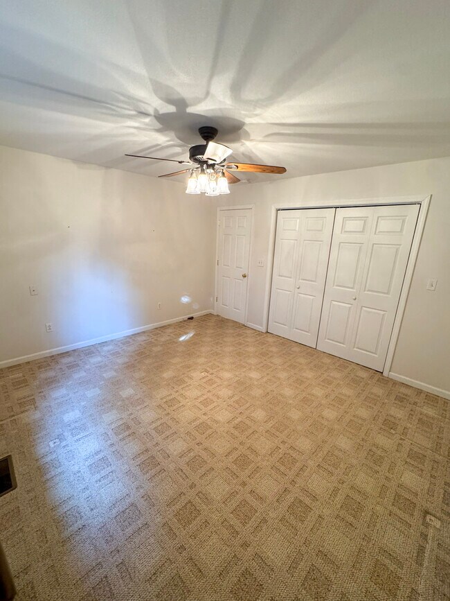 Building Photo - 74 Lockes Way