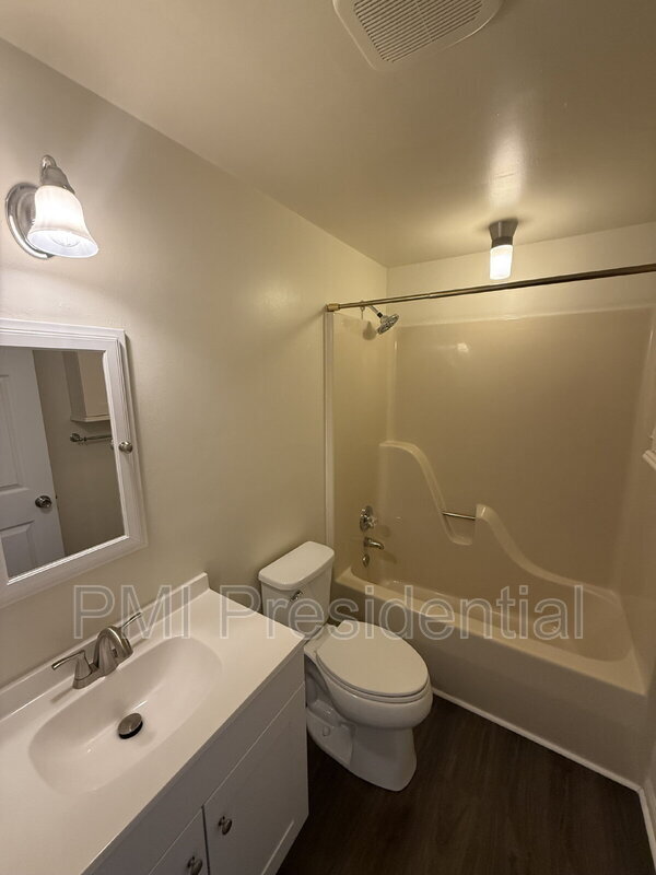 Building Photo - 9904 Whitney Cir