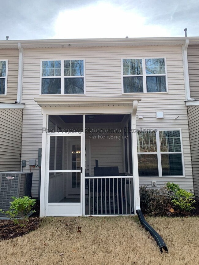 Building Photo - 525 Historic Dr