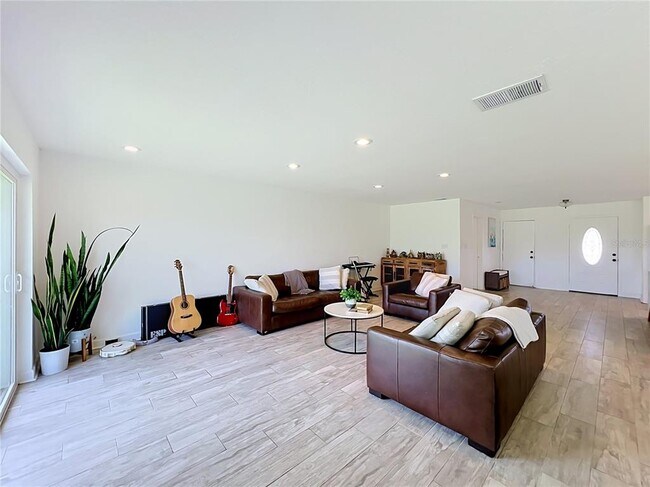 Building Photo - 5501 Memorial Dr