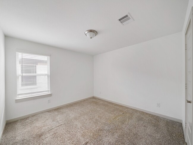 Building Photo - 29511 Ella Larchmont Ct