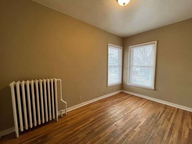 Building Photo - 468 N Herschel St