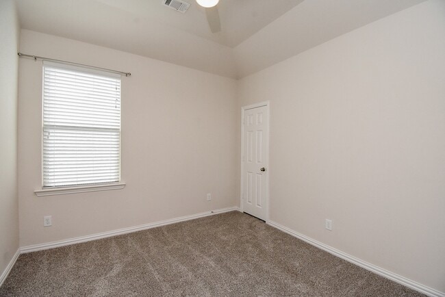 Building Photo - 27231 Symphony Creek Ln