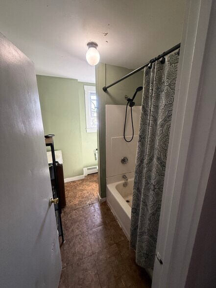 Building Photo - 509 Medford St