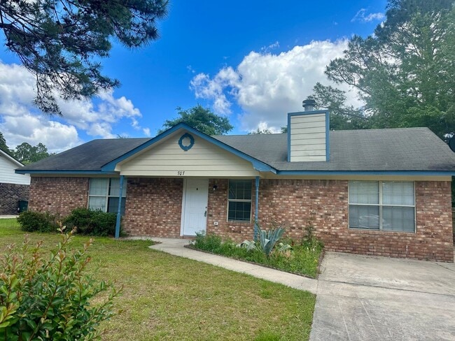 Primary Photo - HUGE SPRING MOVE-IN SPECIAL AND RATE DROP ...