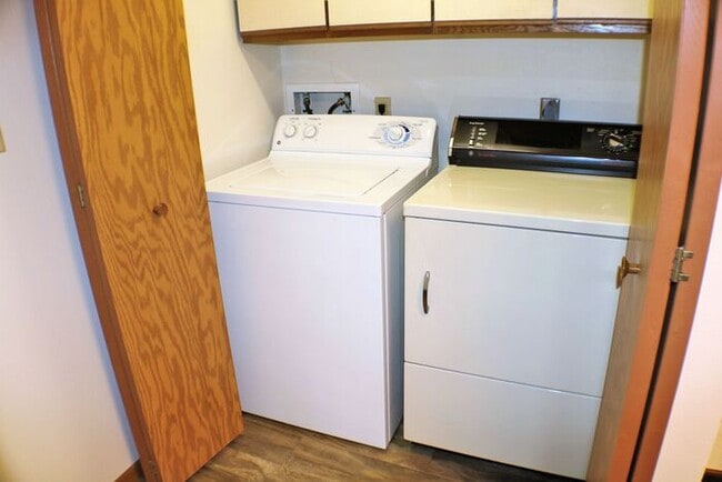 Building Photo - $1,125 | 2 Bedroom, 1 Bathroom Condo | Pet Friendly* | Available for August 1st, 2026 Move In!